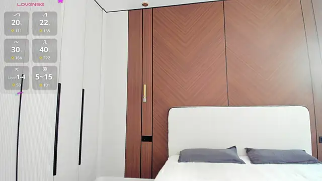 Snapshot of Takanasin chatting on June 2026 09:33:02 AM Takanasin online show from June 2026 09:33:02 AM