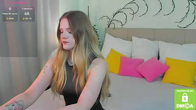 Snapshot of Emma_peach chatting on June 2026 07:51:01 AM Emma peach online show from June 2026 07:51:01 AM