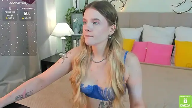 Snapshot of Emma_peach chatting on July 2026 07:46:02 AM Emma peach online show from July 2026 07:46:02 AM