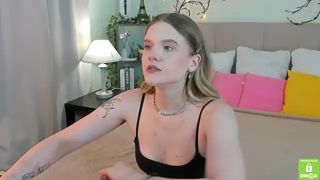 Snapshot of Emma_peach chatting on July 2026 07:35:02 AM Emma peach online show from July 2026 07:35:02 AM