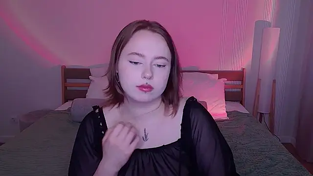 SelenaLily online show from April 2026 02:47:02 PM