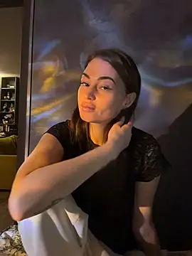 Sindy Mindy  online show from April 2026 04:48:01 PM