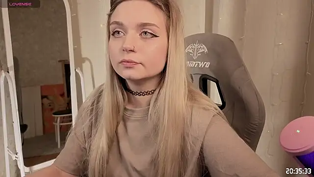 lucysussy online show from April 2026 05:36:01 PM