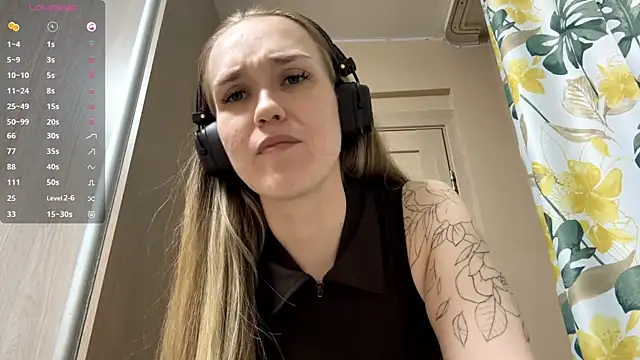 DenitaSpace online show from April 2026 07:07:02 PM