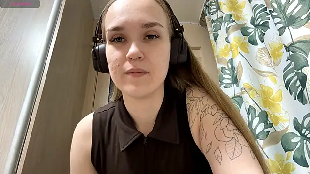 DenitaSpace online show from April 2026 02:23:02 PM