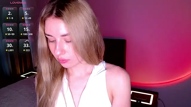 LulyDOLL online show from April 2026 06:02:01 AM