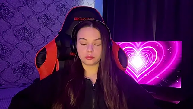 ThedaStrevell online show from April 2026 07:09:01 AM