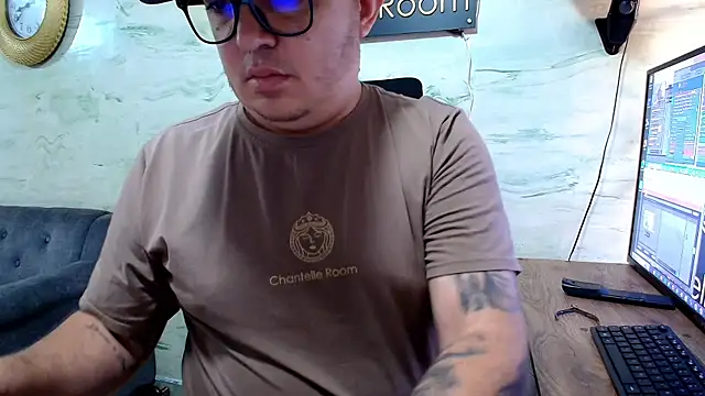 maximo daddy online show from May 2026 01:38:02 PM