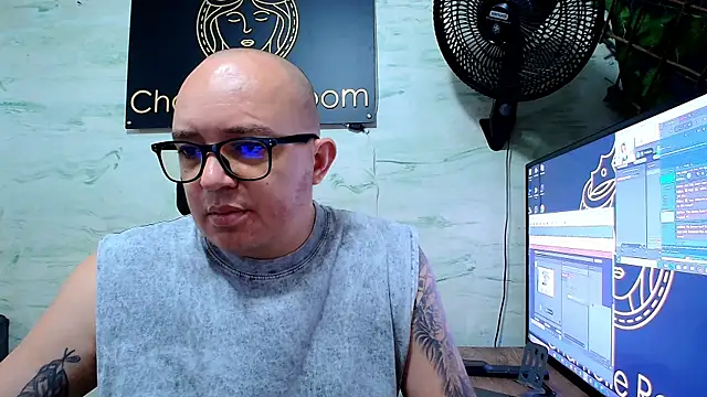 maximo daddy online show from May 2026 01:44:01 AM