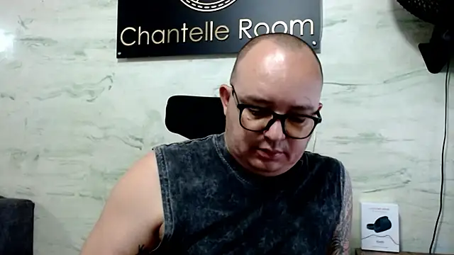 maximo daddy online show from May 2026 02:06:01 AM