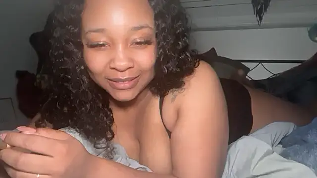 Yourmommysilk online show from March 2026 12:05:01 PM