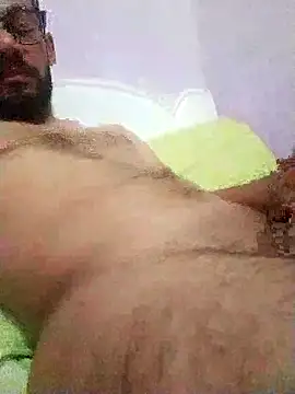 Snapshot of Alimohamed08 chatting on May 2026 11:01:04 PM Alimohamed08 online show from May 2026 11:01:04 PM