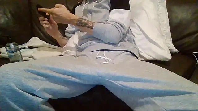 feetlovrr94 online show from April 2026 02:22:02 AM