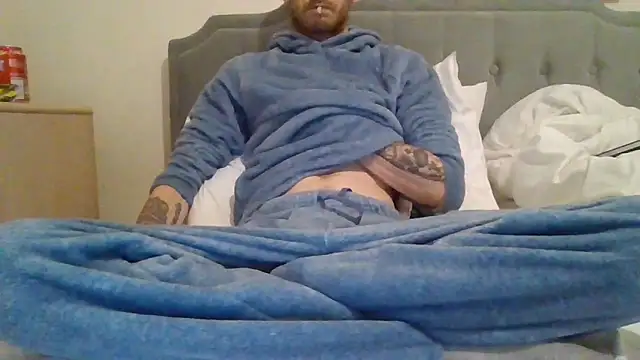 feetlovrr94 online show from April 2026 11:09:01 PM