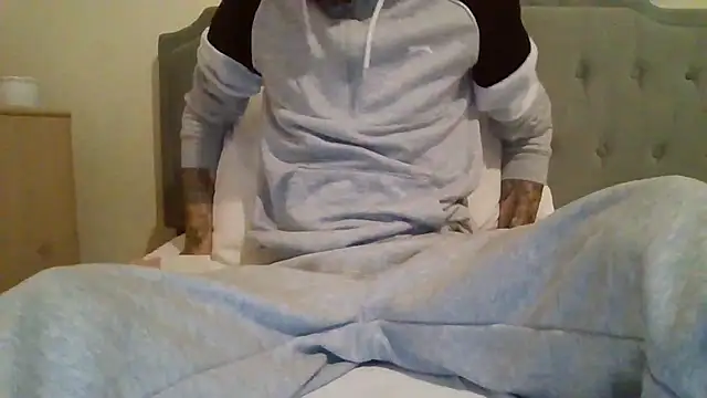 feetlovrr94 online show from April 2026 10:25:02 PM