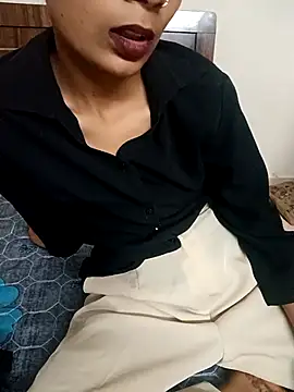 Snapshot of Riya_Pandey0 chatting on April 2026 01:38:01 PM Riya Pandey0 online show from April 2026 01:38:01 PM
