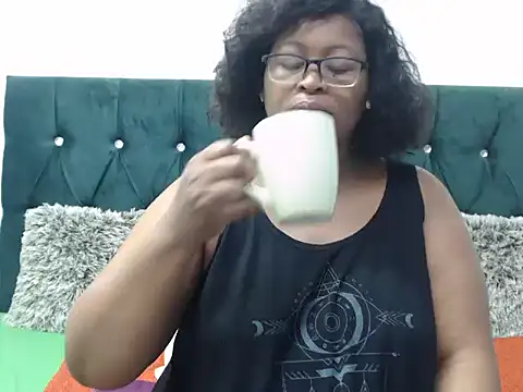 Curves2Devour online show from April 2026 07:58:02 AM