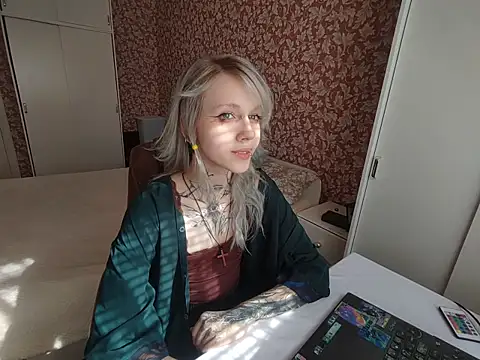 StijenaHunt online show from April 2026 06:47:02 AM