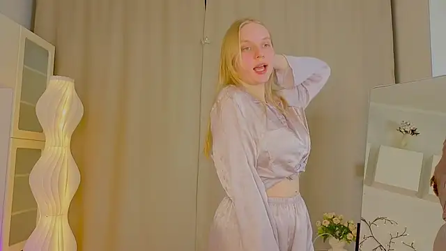 AlicaCohill online show from April 2026 07:07:02 PM