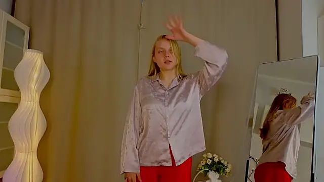 AlicaCohill online show from April 2026 07:05:02 PM