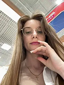 Snapshot of FReyja_44 chatting on June 2026 08:53:01 AM FReyja 44 online show from June 2026 08:53:01 AM