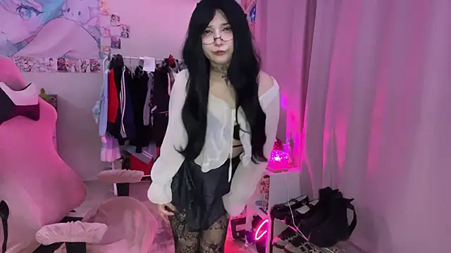 ToxiraLuneX online show from March 2026 03:28:01 PM