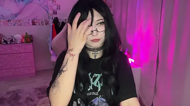 ToxiraLuneX online show from March 2026 03:29:01 PM