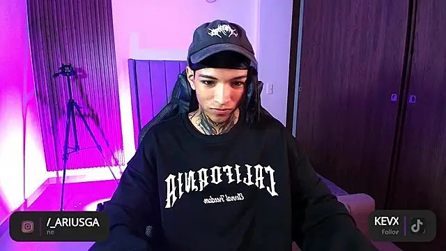 im Usuga online show from April 2026 12:27:01 PM