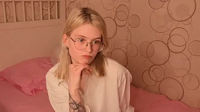 CarleySuski online show from March 2026 05:07:01 AM