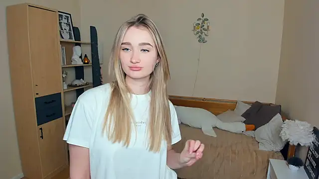 VioletteClaire online show from April 2026 09:13:01 AM