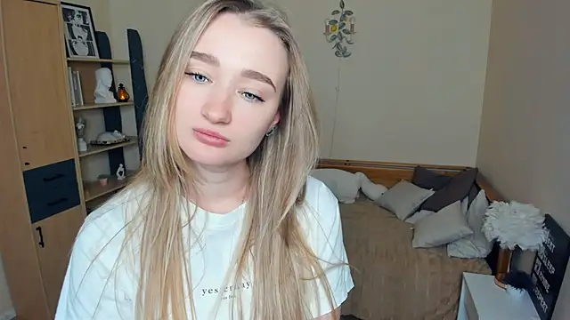 VioletteClaire online show from April 2026 08:02:02 AM