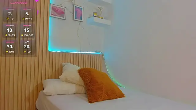 Sami Loveee  online show from March 2026 10:44:01 PM