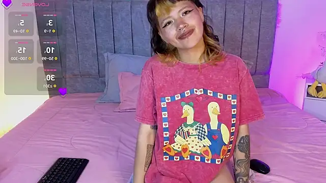 Luna Blooms online show from April 2026 12:32:01 PM