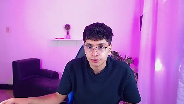 maax 18 online show from April 2026 01:34:01 PM