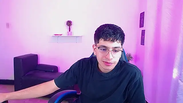 maax 18 online show from April 2026 01:39:01 PM