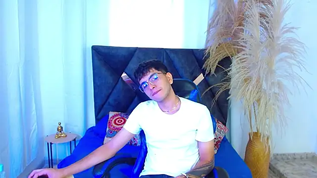 maax 18 online show from April 2026 02:20:01 PM