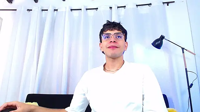 maax 18 online show from April 2026 01:58:02 PM