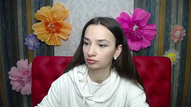 Je55icaBreeze online show from April 2026 05:06:01 AM