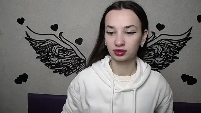 Je55icaBreeze online show from April 2026 05:07:02 AM