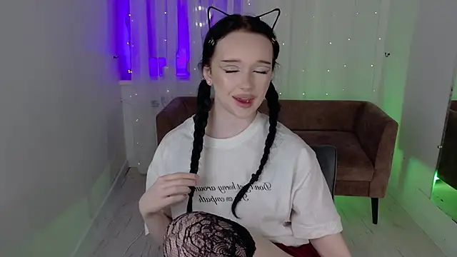 Flora Ray online show from March 2026 01:43:02 PM