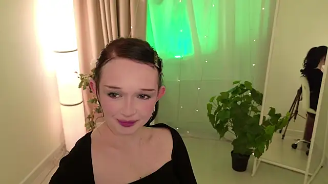 Flora Ray online show from April 2026 01:41:01 PM