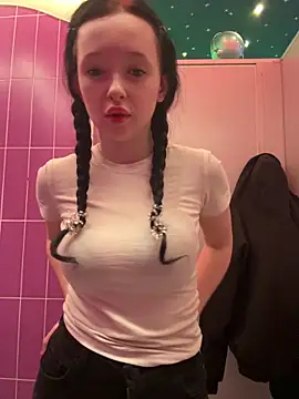 Flora Ray online show from April 2026 01:11:01 PM