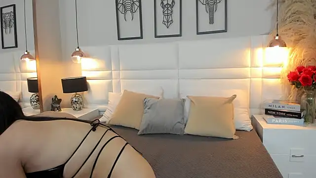 Hanna  mitsury  online show from April 2026 12:32:01 PM