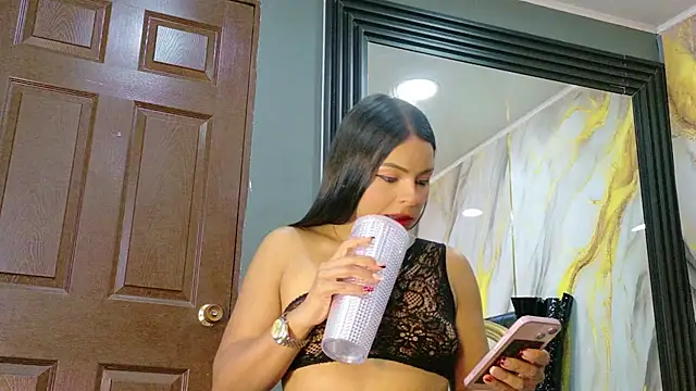 LindaFrancoo online show from April 2026 05:50:02 PM