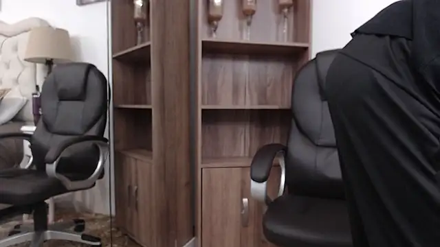 vannellope roberts online show from April 2026 11:48:01 AM