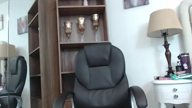 vannellope roberts online show from April 2026 12:48:02 PM