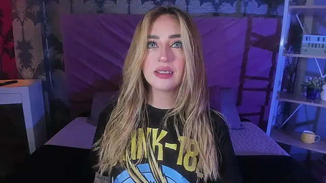 Snapshot of _mykinkydoll_ chatting on June 2026 08:46:01 PM mykinkydoll online show from June 2026 08:46:01 PM
