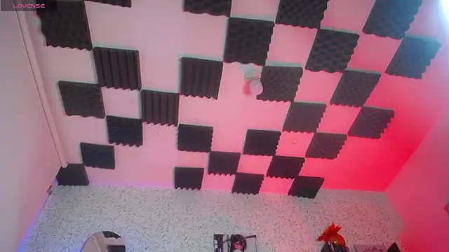 Edelyn ink online show from April 2026 07:47:02 PM