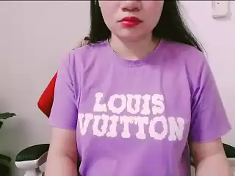 Suhynxx online show from April 2026 07:55:01 PM