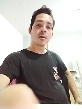 Snapshot of Gabriel_leon33 chatting on May 2026 01:21:01 AM Gabriel leon33 online show from May 2026 01:21:01 AM